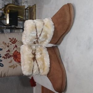 Makalu Women Ankle Boots - Size 7.5 Brown